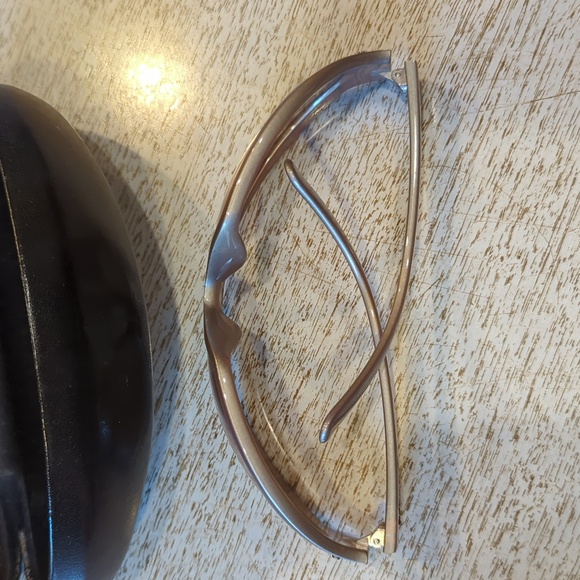 Prada sunglasses - Picture 5 of 9